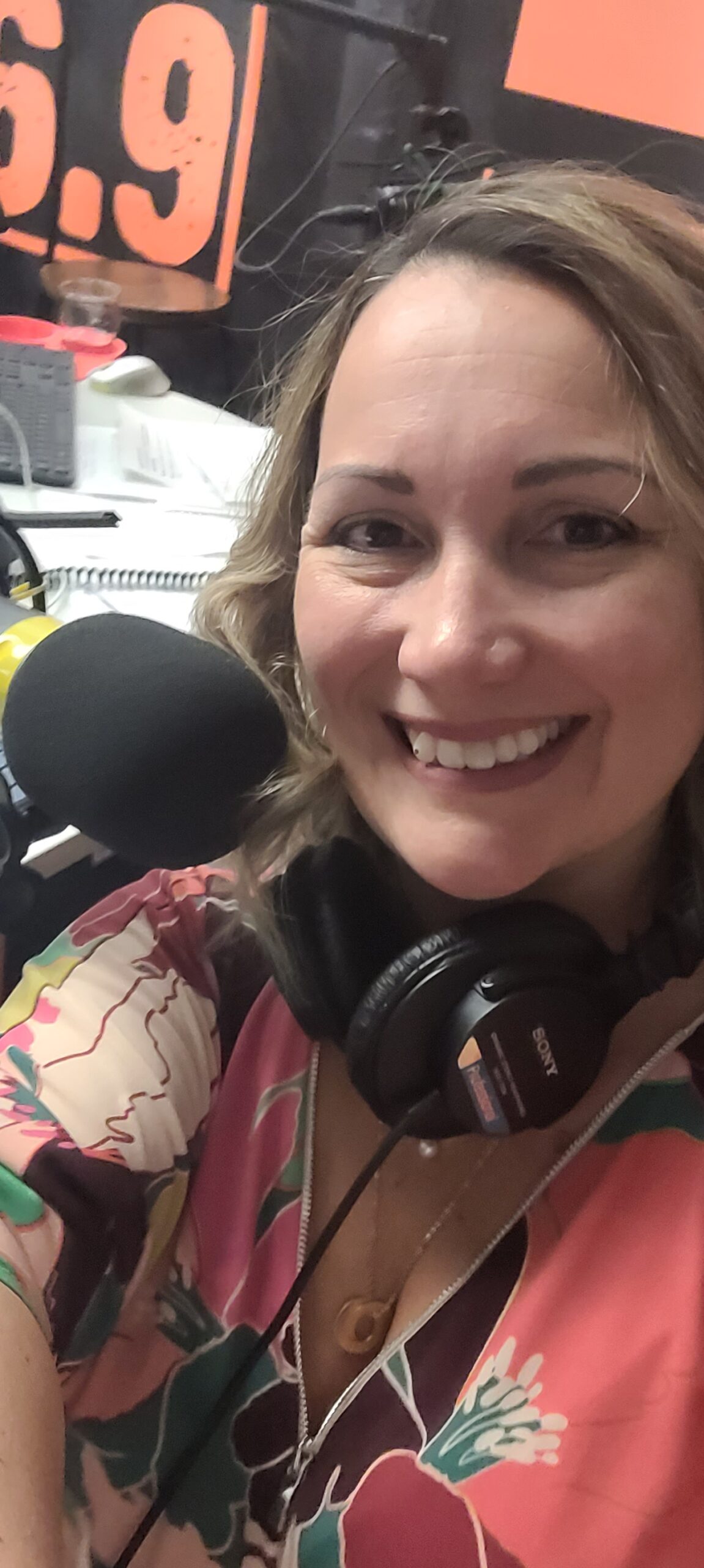 Émission radio - Un vent de Fraîcheur. CJMD 96.9 Lévis. Invité : Julie Vaudreuil. Décembre 2025